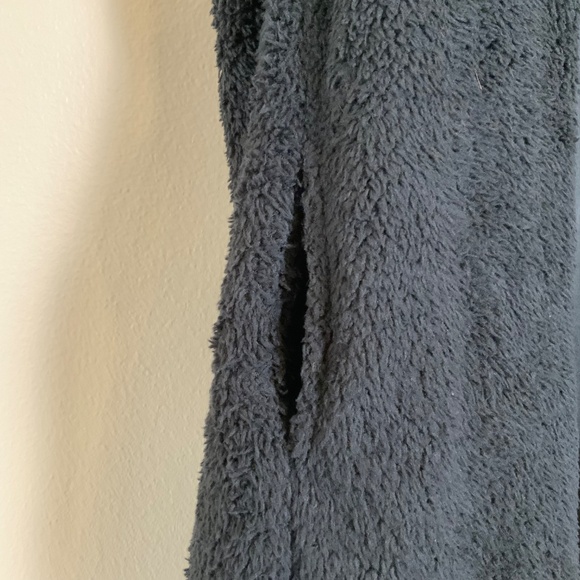 FAVLUX Fuzzy Sherpa Open Hooded Vest - Picture 9 of 16